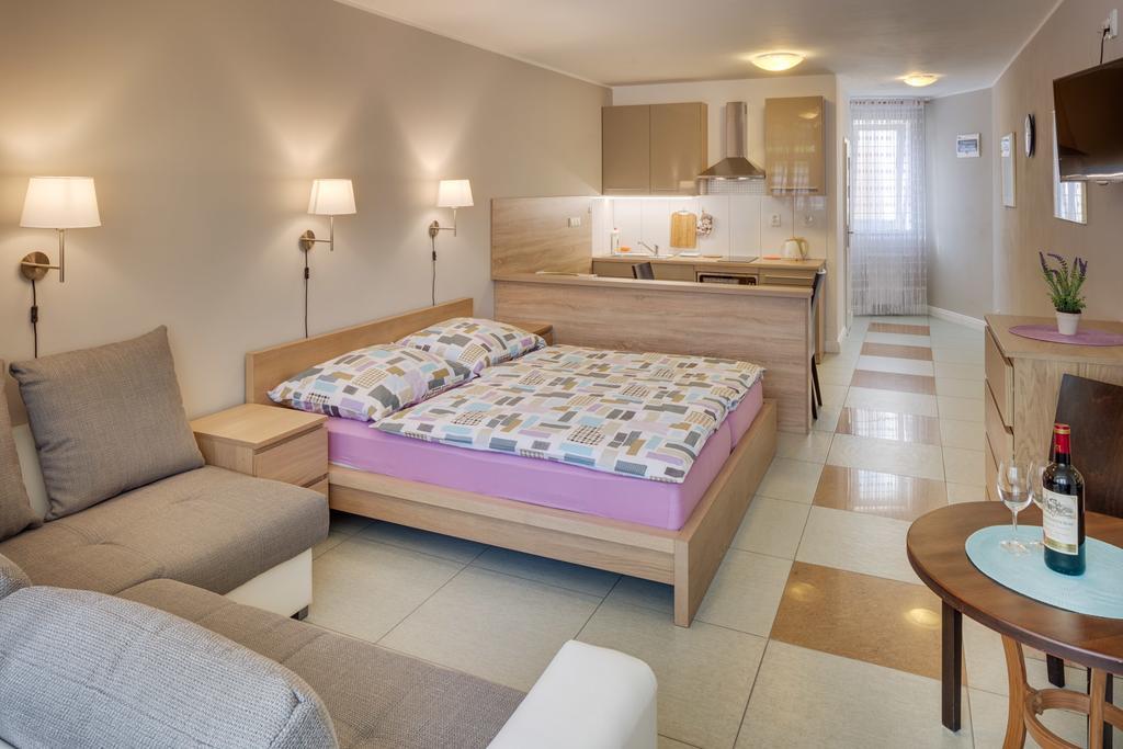 Apartements Studio 964 Líbeznice Dış mekan fotoğraf