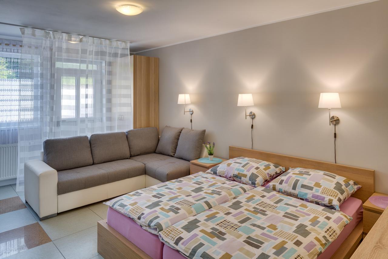 Apartements Studio 964 Líbeznice Dış mekan fotoğraf
